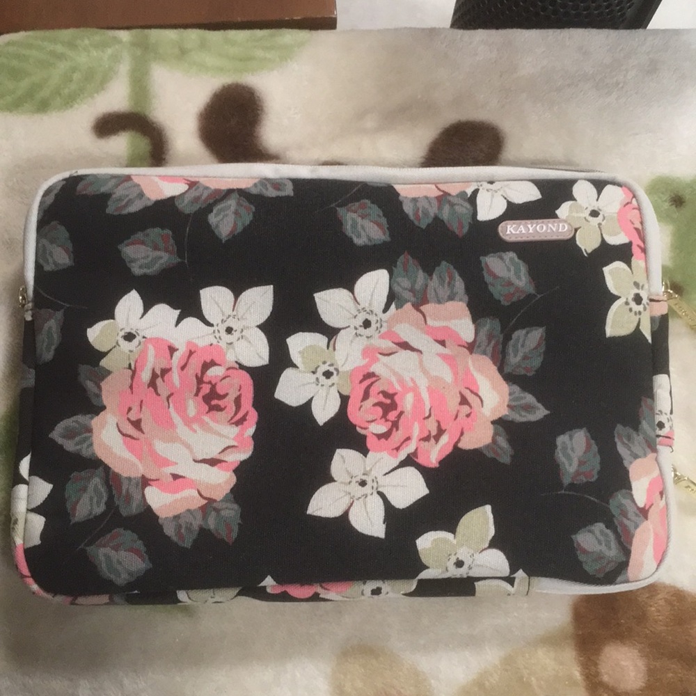 Soft Skin floral MacBook Case (13 in)